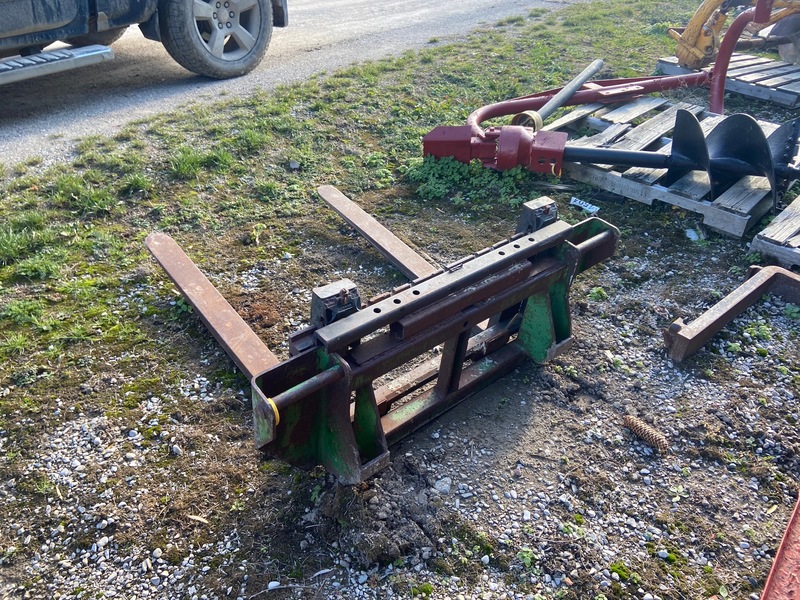 Attachments  John Deere Pallet Forks Photo